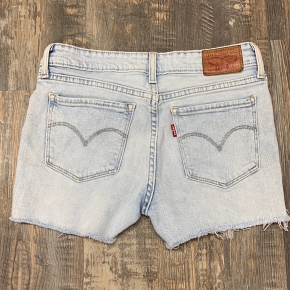 Levi's Pants - LEVI cute jean shorts size 26